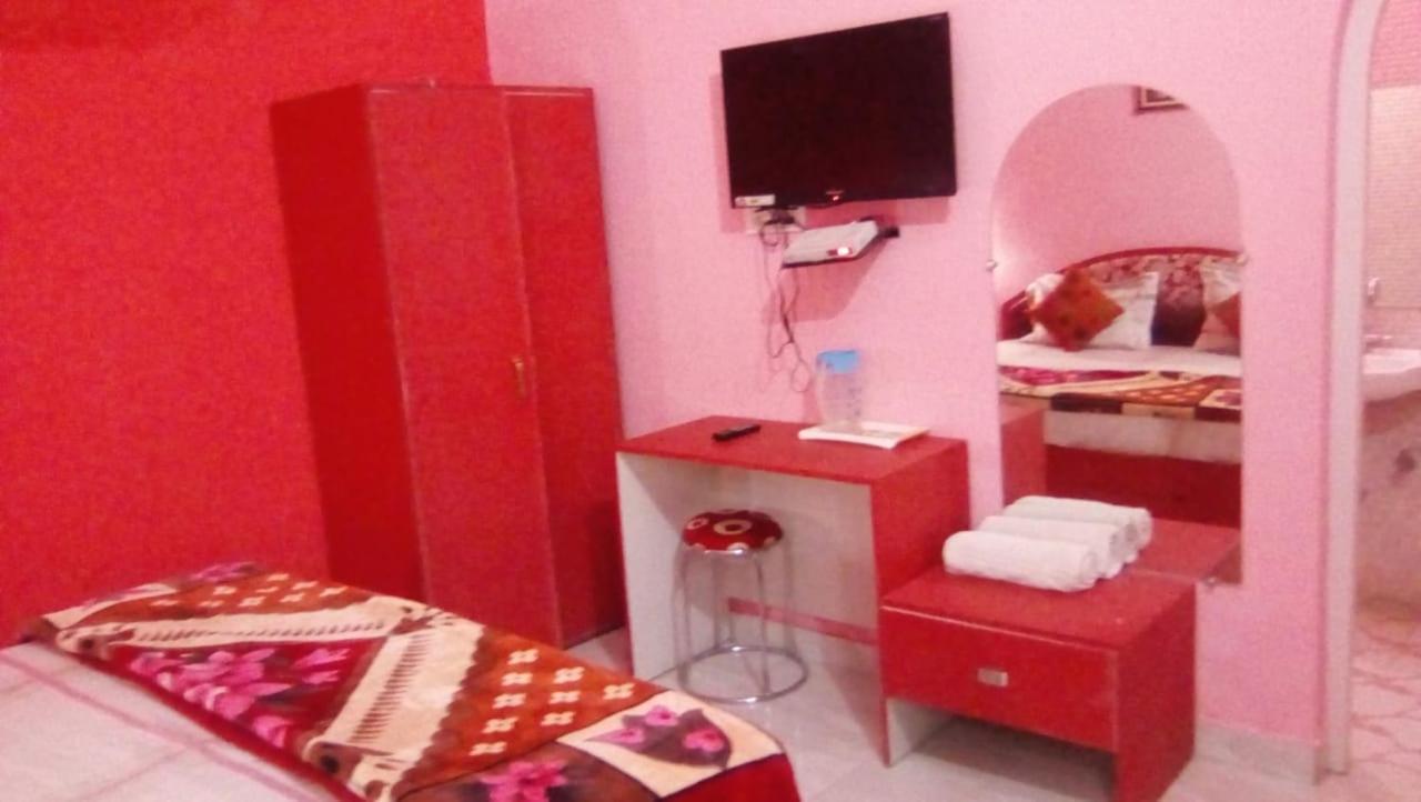 Paradise Luxury Home Stay Khadzsuráhó Kültér fotó