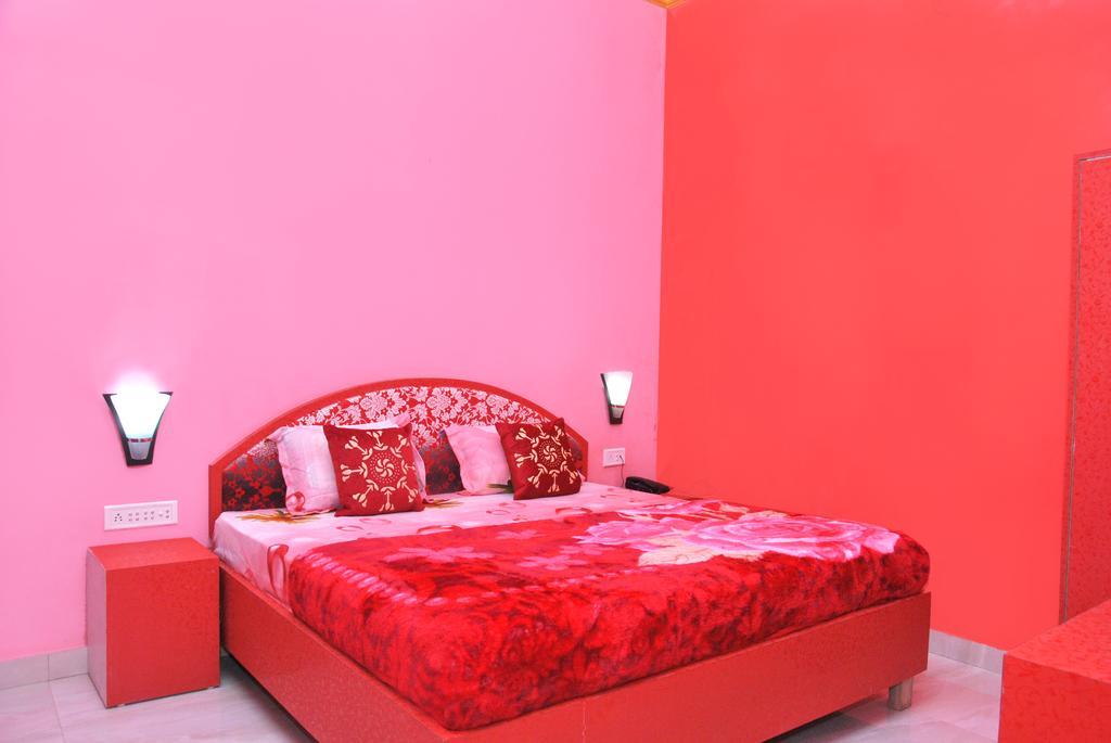Paradise Luxury Home Stay Khadzsuráhó Kültér fotó